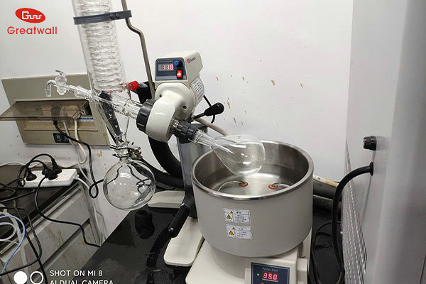 旋轉蒸發(fā)儀應用于南京某大學實驗室