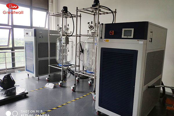 蘇州某電子科技公司反應(yīng)釜高低溫一體機(jī)裝置